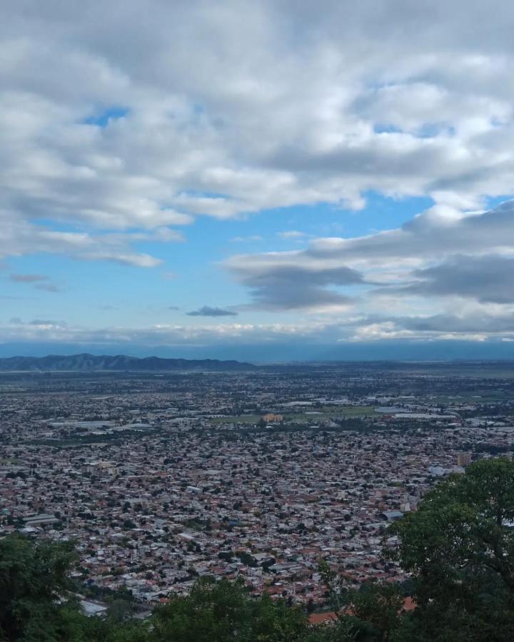 Hostal La Pachamama Сальта Экстерьер фото
